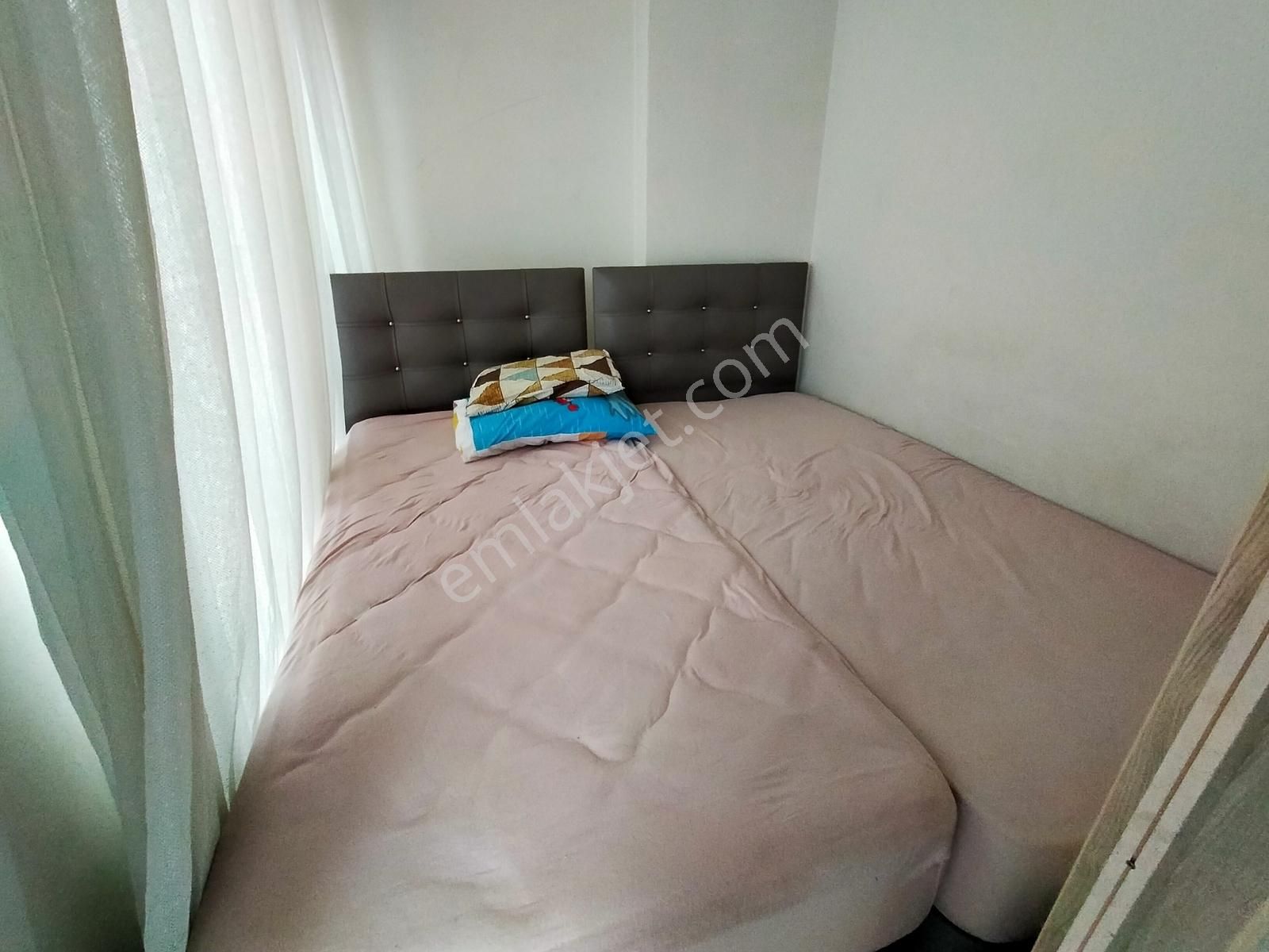 Aile Apartında Akkonakda 50m2 2+1 Eşyalı Balkonlu Kiralık Daire - Görsel 6