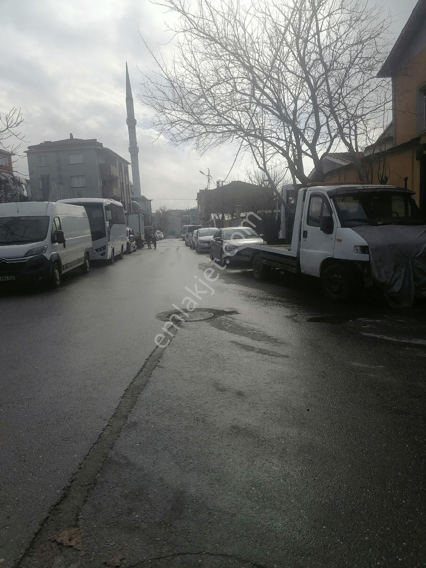 Ümraniye Ihlamurkuyu Mahallesi Kiralık Boş Arsa Akla Gelinebilir İşler İçin Uygun Dur - Görsel 6