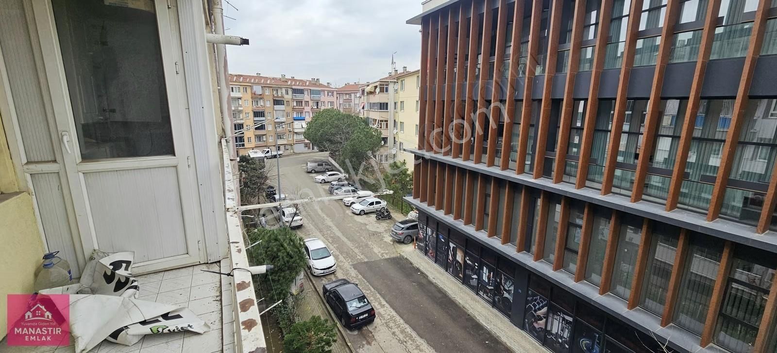 Manastır Emlak'tan Site İçinde Kiralık 3+1 Daire 15.000 Tl - Görsel 9