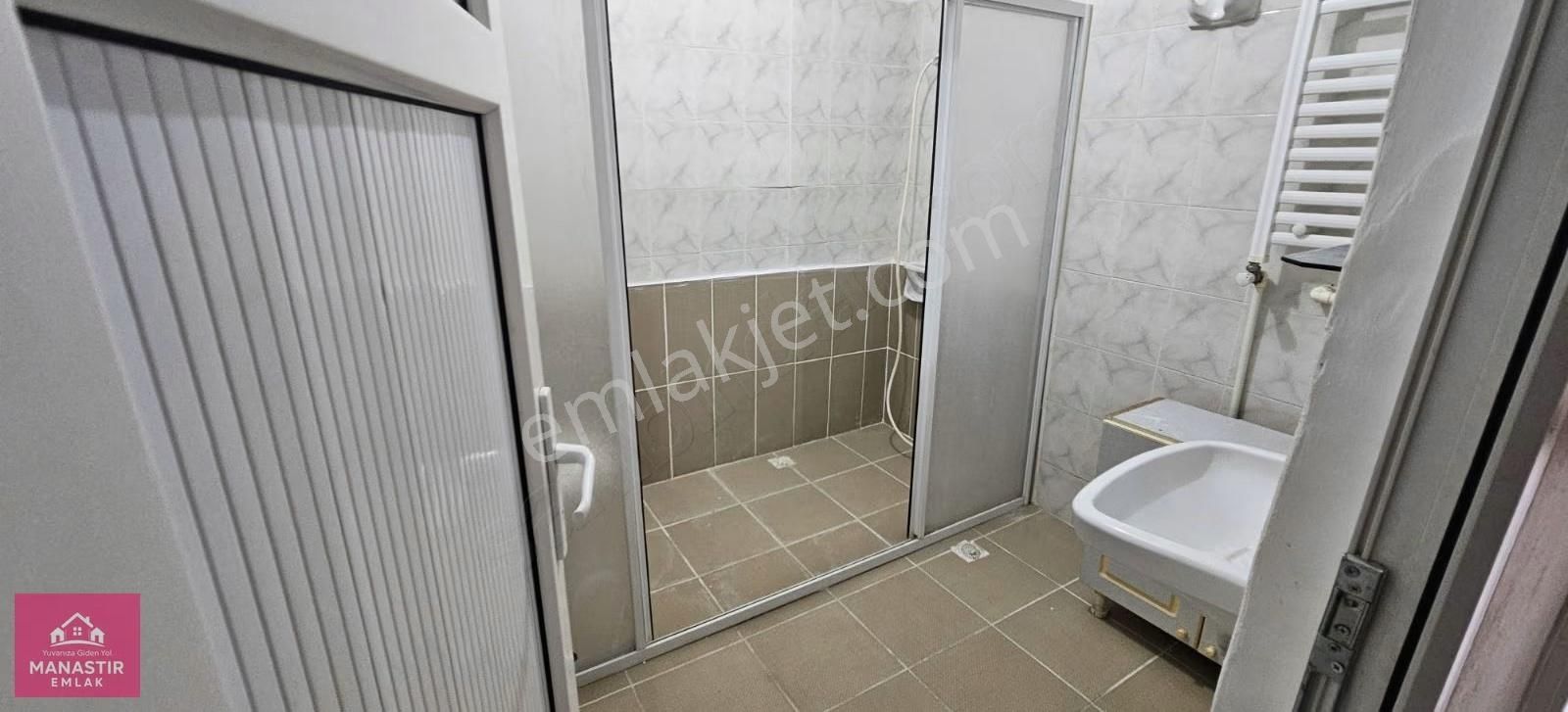 Manastır Emlak'tan Site İçinde Kiralık 3+1 Daire 15.000 Tl - Görsel 21