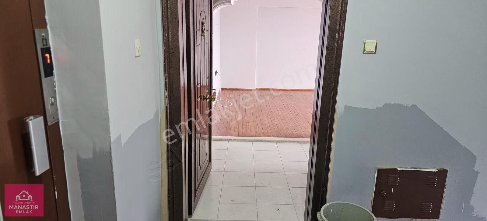 Manastır Emla'tan Cumhuriyet Mahallesinde 3+1 Kiralık Daire - Görsel 2