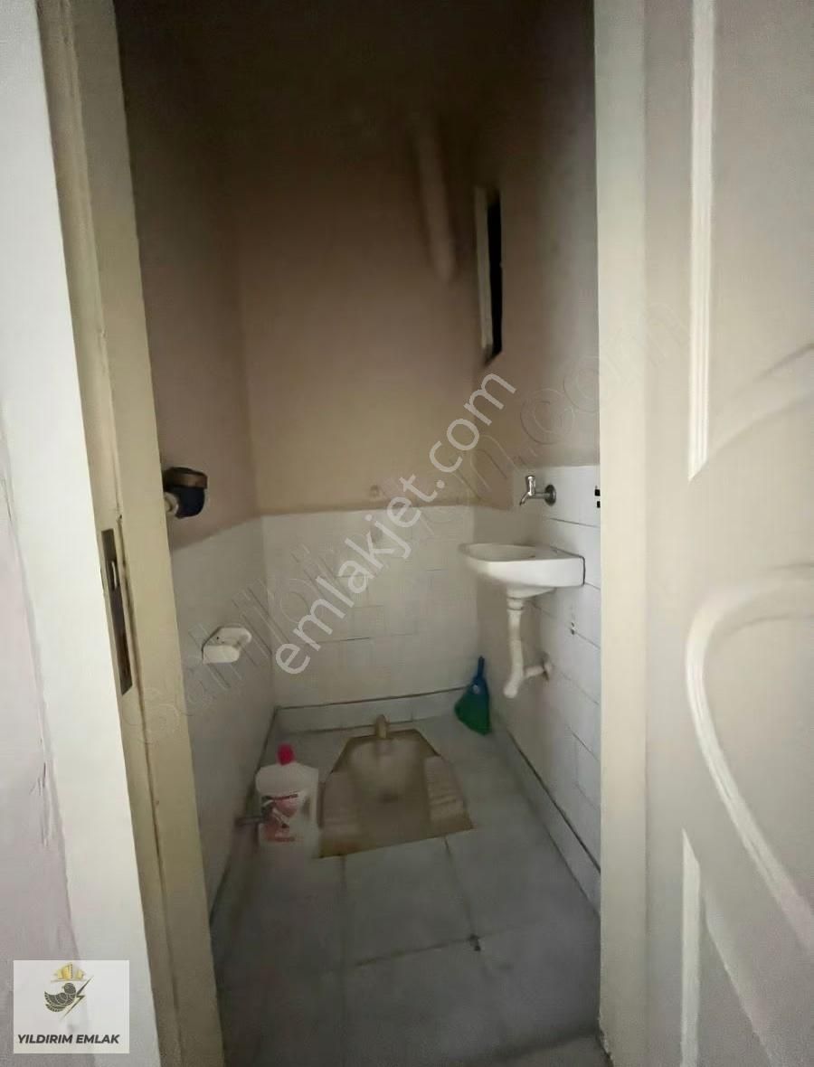 Yıldırım Emlak'tan Carşı Merkezde Ara Kat Yapılı Daire - Görsel 2