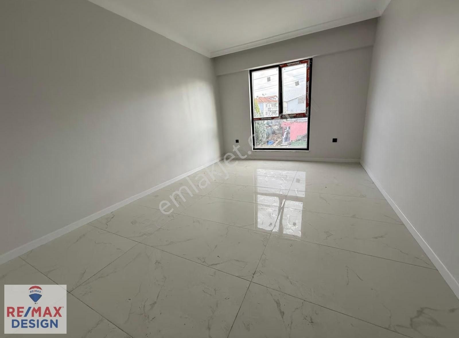 Arifiye Neviye Mahallesinde Sıfır Satılık Daire Remax Design - Görsel 3