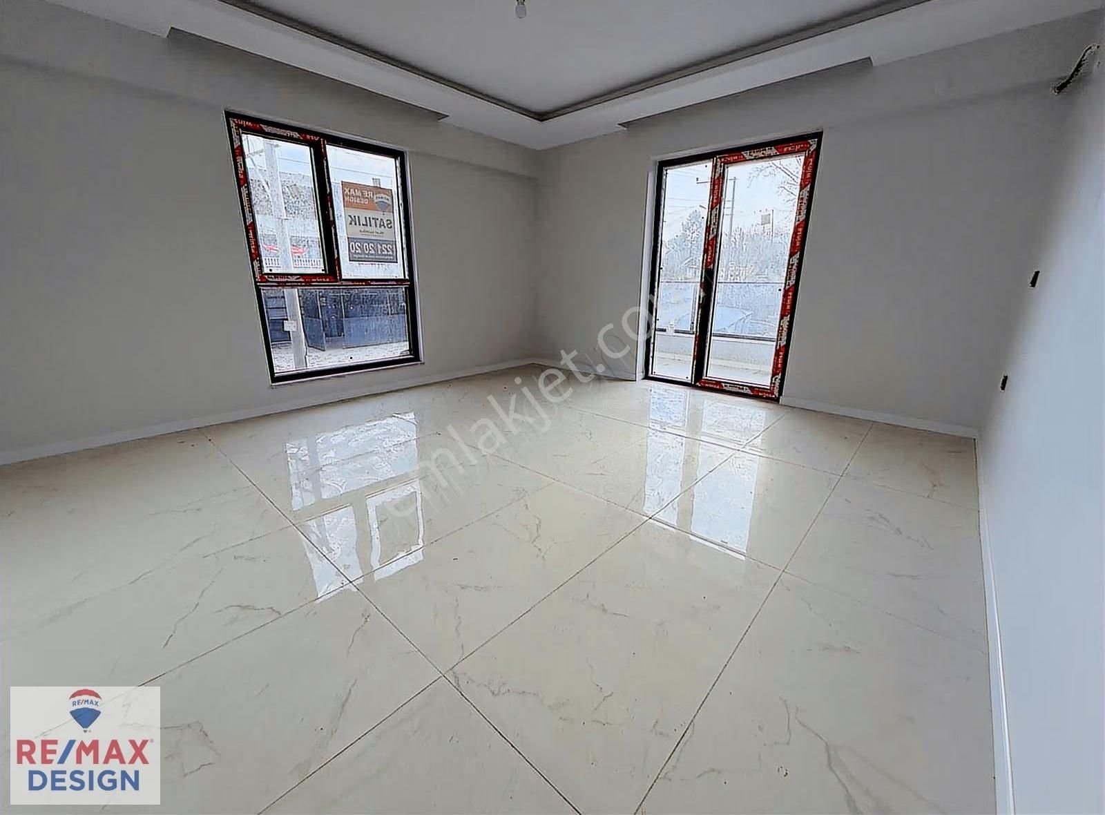 Arifiye Neviye Mahallesinde Sıfır Satılık Daire Remax Design - Görsel 2