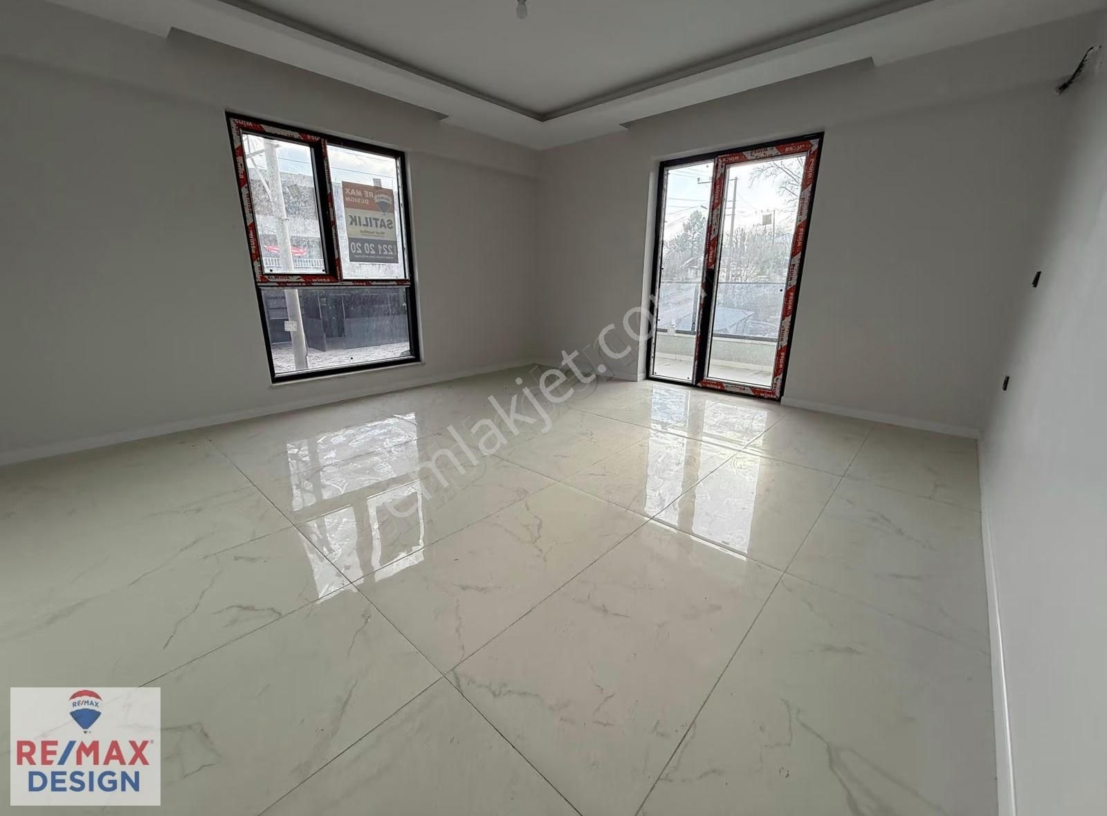 Arifiye Neviye Mahallesinde Sıfır Satılık Daire Remax Design - Görsel 13