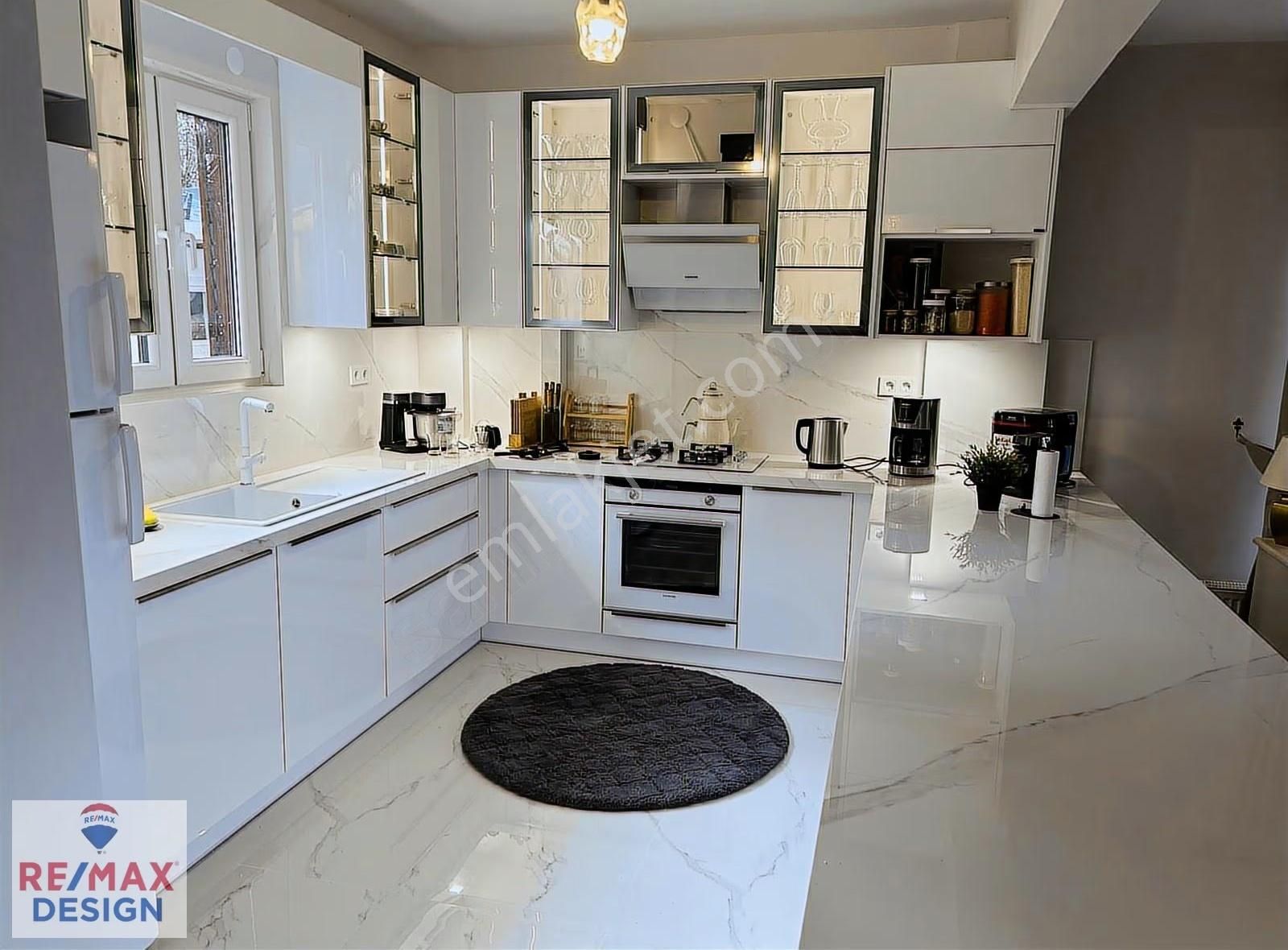 Sapanca Ünlüce'de Göl Manzaralı 3+1 Villa Remax Desıgn - Görsel 5