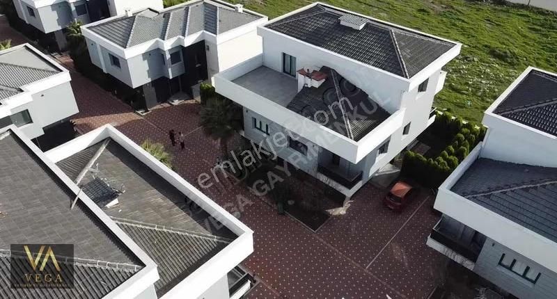 4+1 Havuzlu Villa - Görsel 2