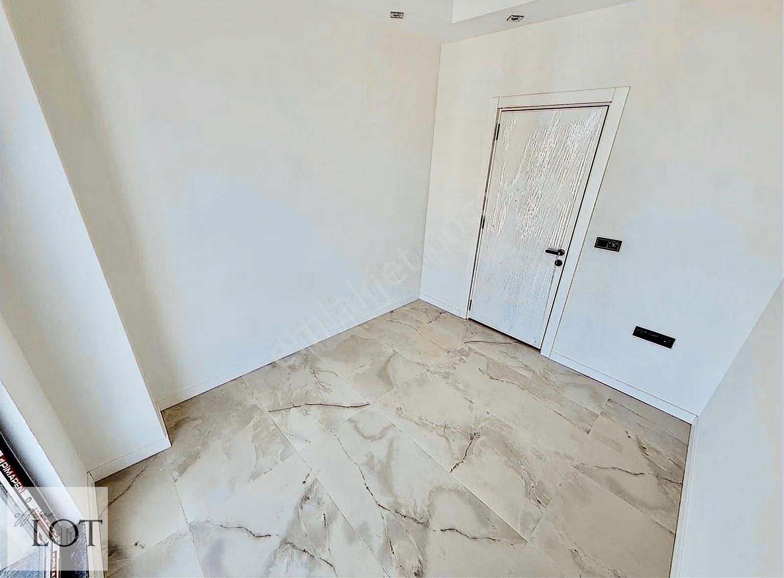 Ferhatlar Koleji Karşısı Cadde Üzeri 3+1 Arakat Daire - Görsel 16