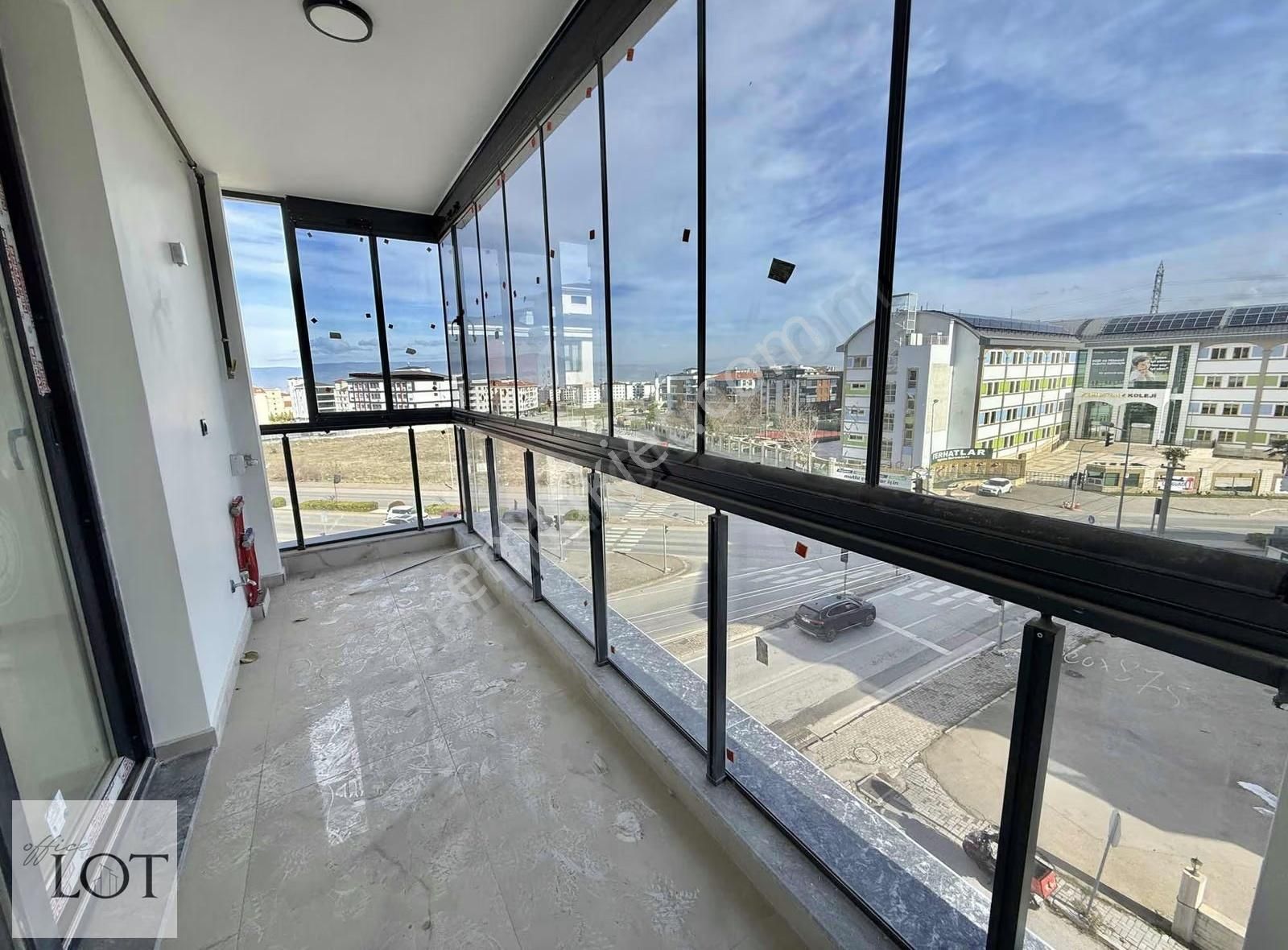 Ferhatlar Koleji Karşısı Cadde Üzeri 3+1 Arakat Daire - Görsel 13