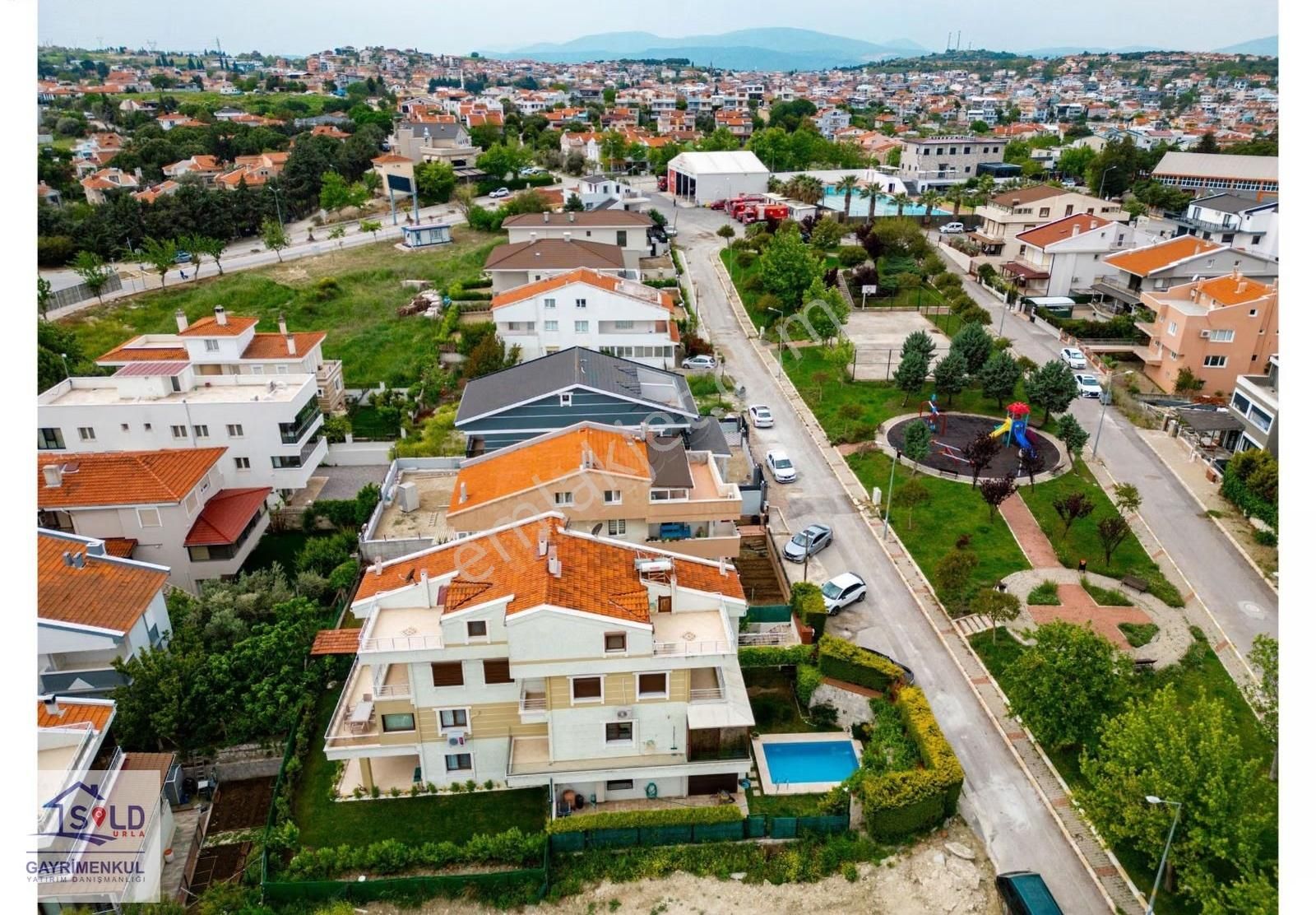 Urla Binkonutlar Mevkiinde Müstakil Havuzlu Satılık Villa - Görsel 15
