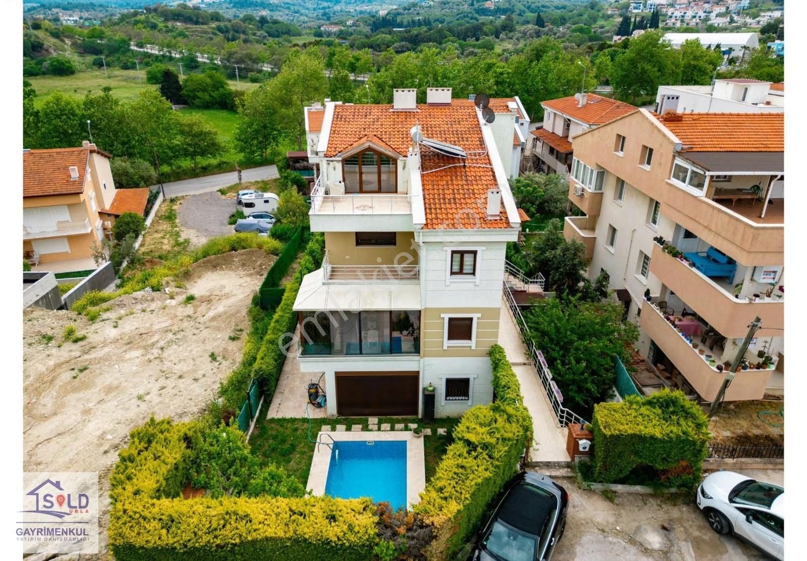 Urla Binkonutlar Mevkiinde Müstakil Havuzlu Satılık Villa - Görsel 11