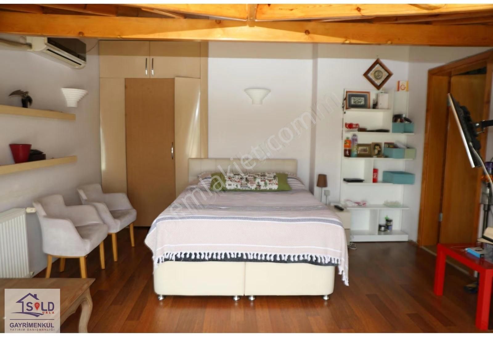 Urla Binkonutlar Mevkiinde Müstakil Havuzlu Satılık Villa - Görsel 3