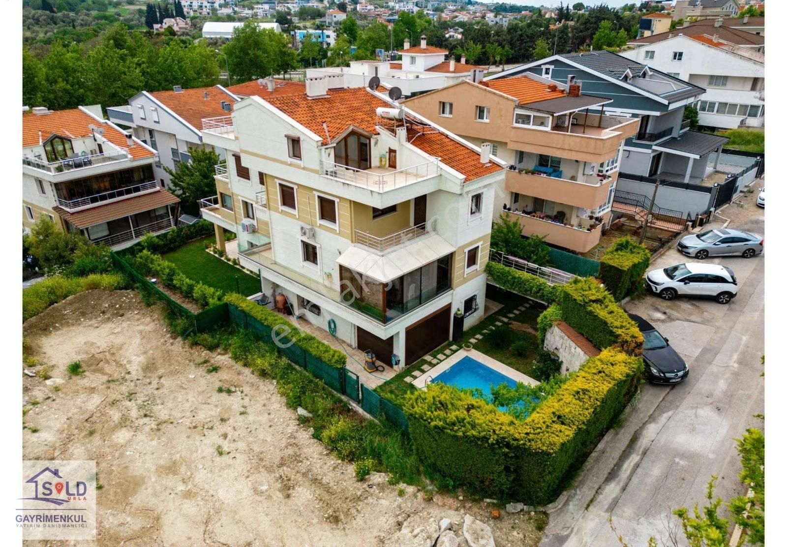 Urla Binkonutlar Mevkiinde Müstakil Havuzlu Satılık Villa - Görsel 24