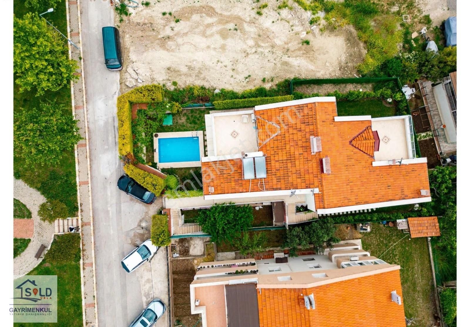 Urla Binkonutlar Mevkiinde Müstakil Havuzlu Satılık Villa - Görsel 13