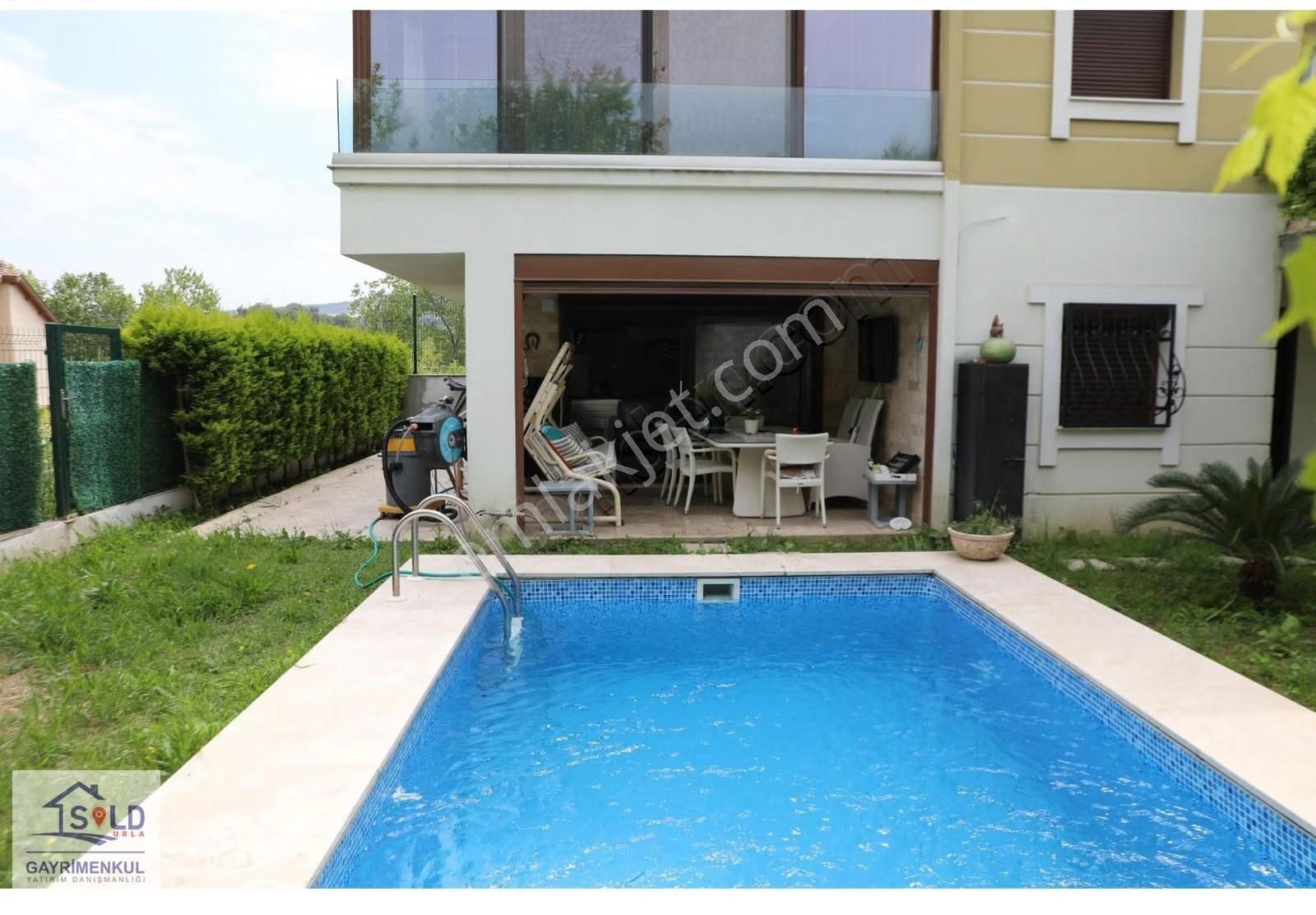 Urla Binkonutlar Mevkiinde Müstakil Havuzlu Satılık Villa - Görsel 9