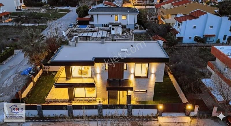 Urla Atatürk Mahallesinde Satılık Tam Müstakil Villa - Görsel 7