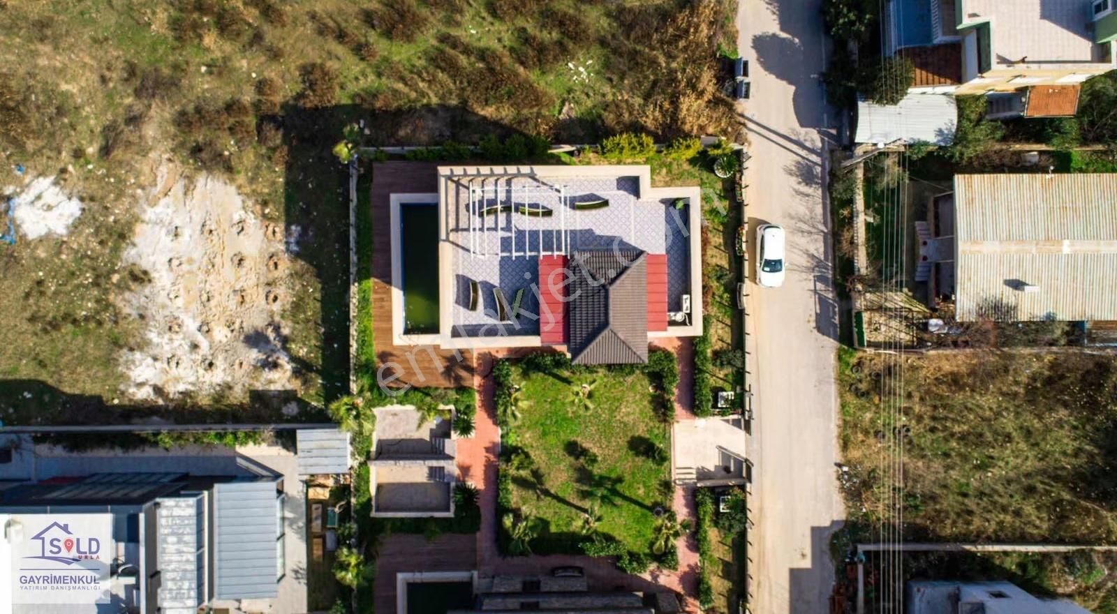 Urla'da Tam Müstakil Satılık Taş Villa - Görsel 15