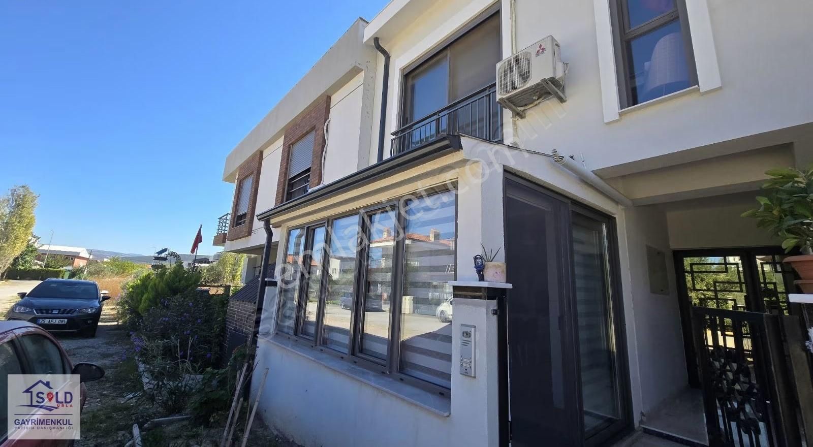 Urla Atatürk Mah Eşyalı Konut Ya Da İşyeri 1+1 Kiralık