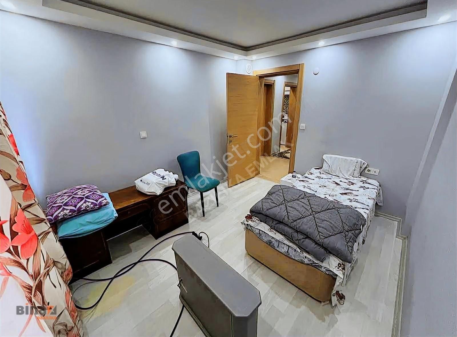 Bergama Atatürk Mahallesinde 3+1 Eşyalı Kiralık Daire - Görsel 12