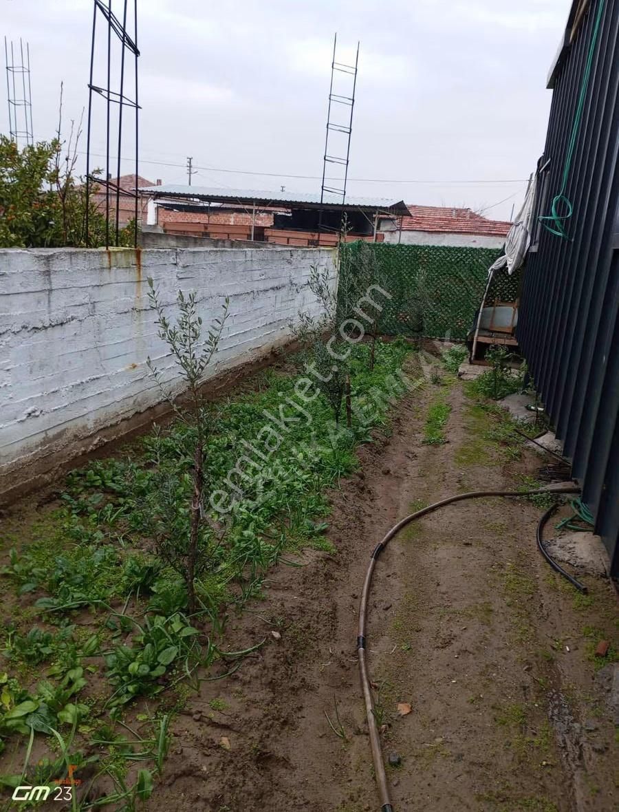 Bölcek Mahallesinde 284 M2 İçerisinde Tiny Hause Olan Arsa