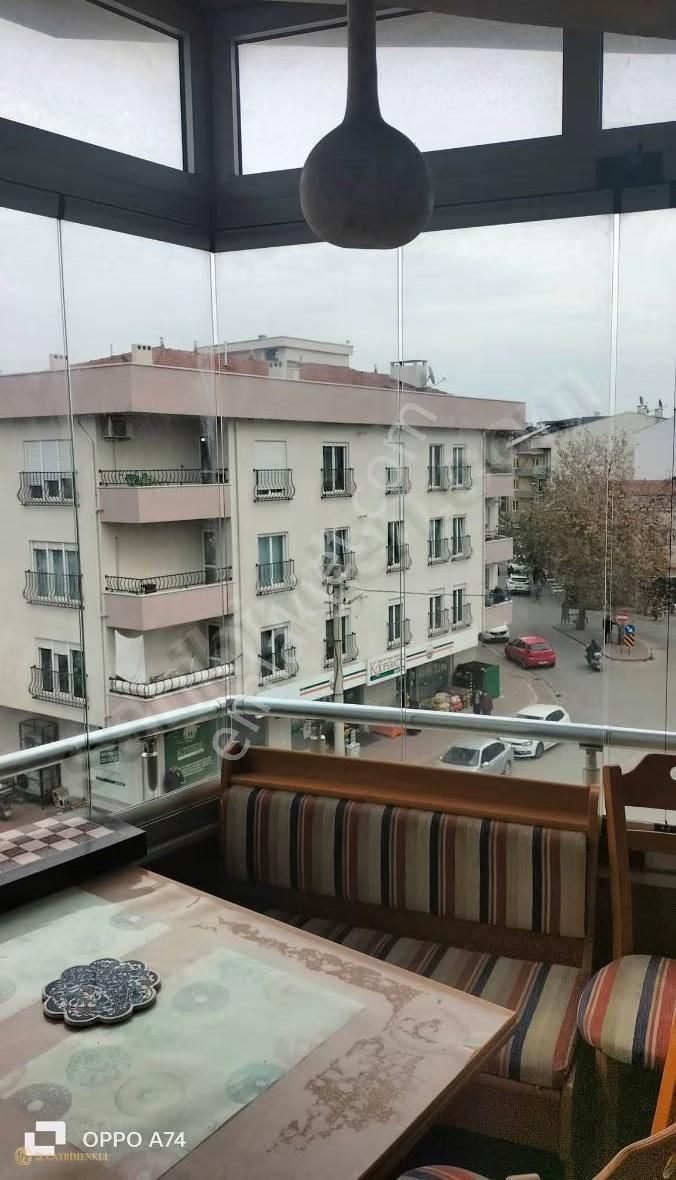 Barbaros Mahallesinde Geniş Kullanım Alanlı Fırsat Daire - Görsel 3