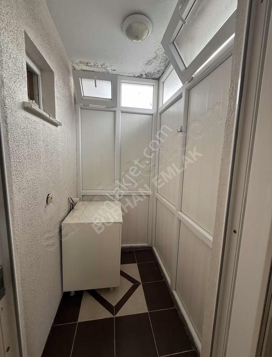 Kazımiye Mahallesinde Cadde Üzeri Satılık Masrafsız 2+1 Daire - Görsel 2