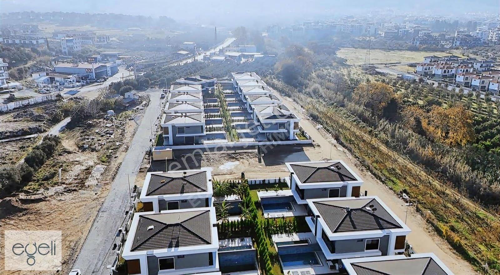 Egeli'den Özel Havuzlu Extra Özellikli Sıfır Villa - Görsel 18