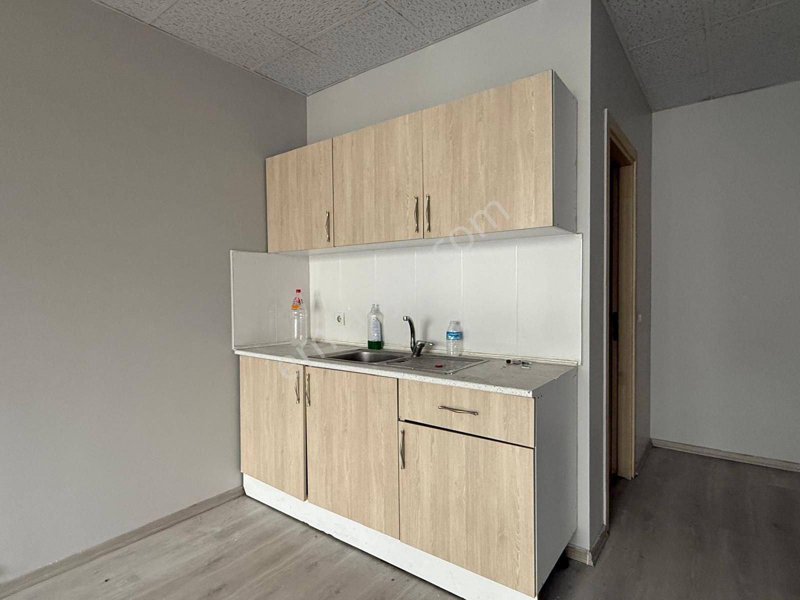 Güneşli Meydanı'nda Kiralık 55m² Prestijli Ofis - Görsel 24