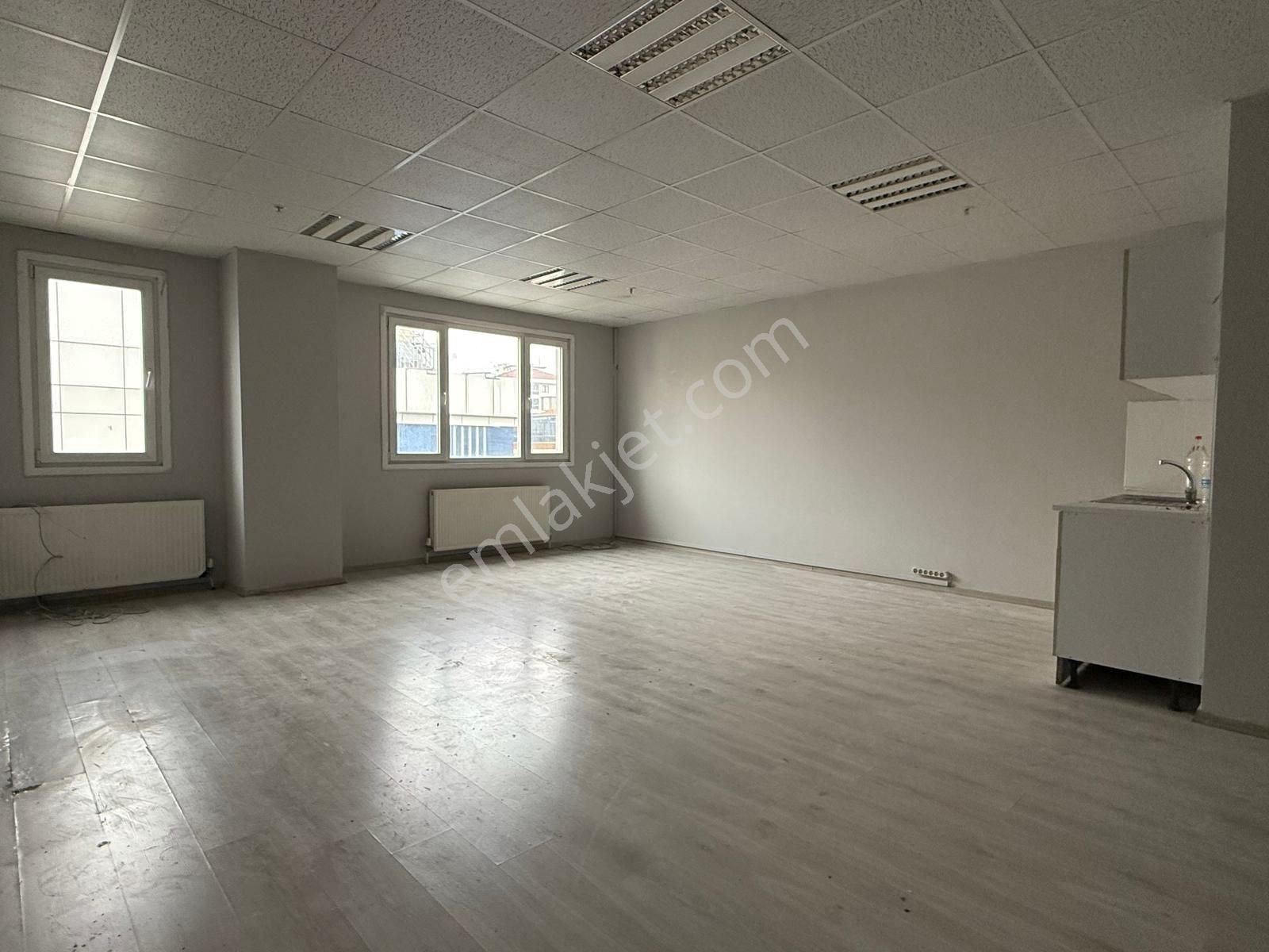 Güneşli Meydanı'nda Kiralık 55m² Prestijli Ofis - Görsel 27