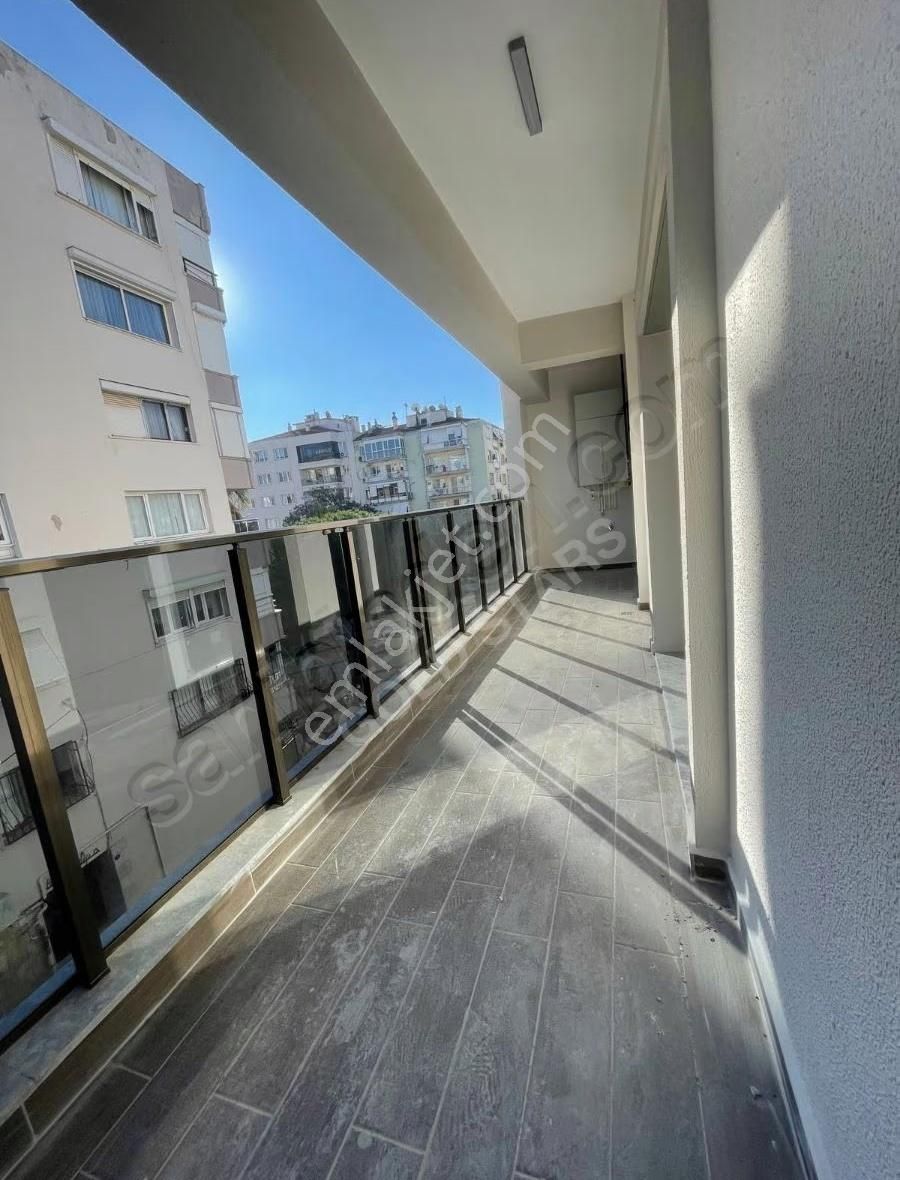 Karşıyaka Metro Hattı Sevgi Yolu Üzeri Kiralık Sıfır Daire - Görsel 14