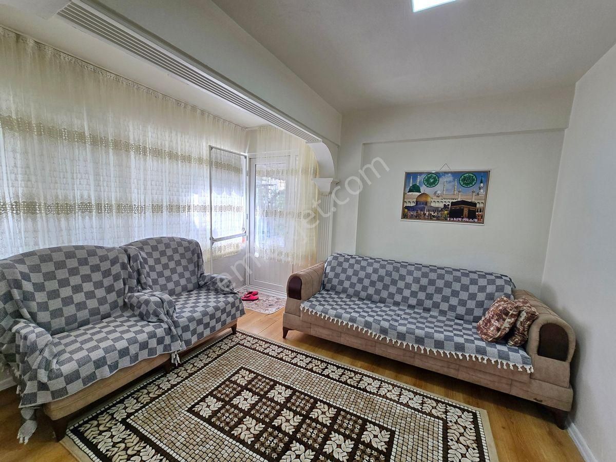 Altınoluk Merkezde | Bahçe Kullanımlı | Tamamen Yenilenmiş | 2+1 Satılık Daire - Görsel 6