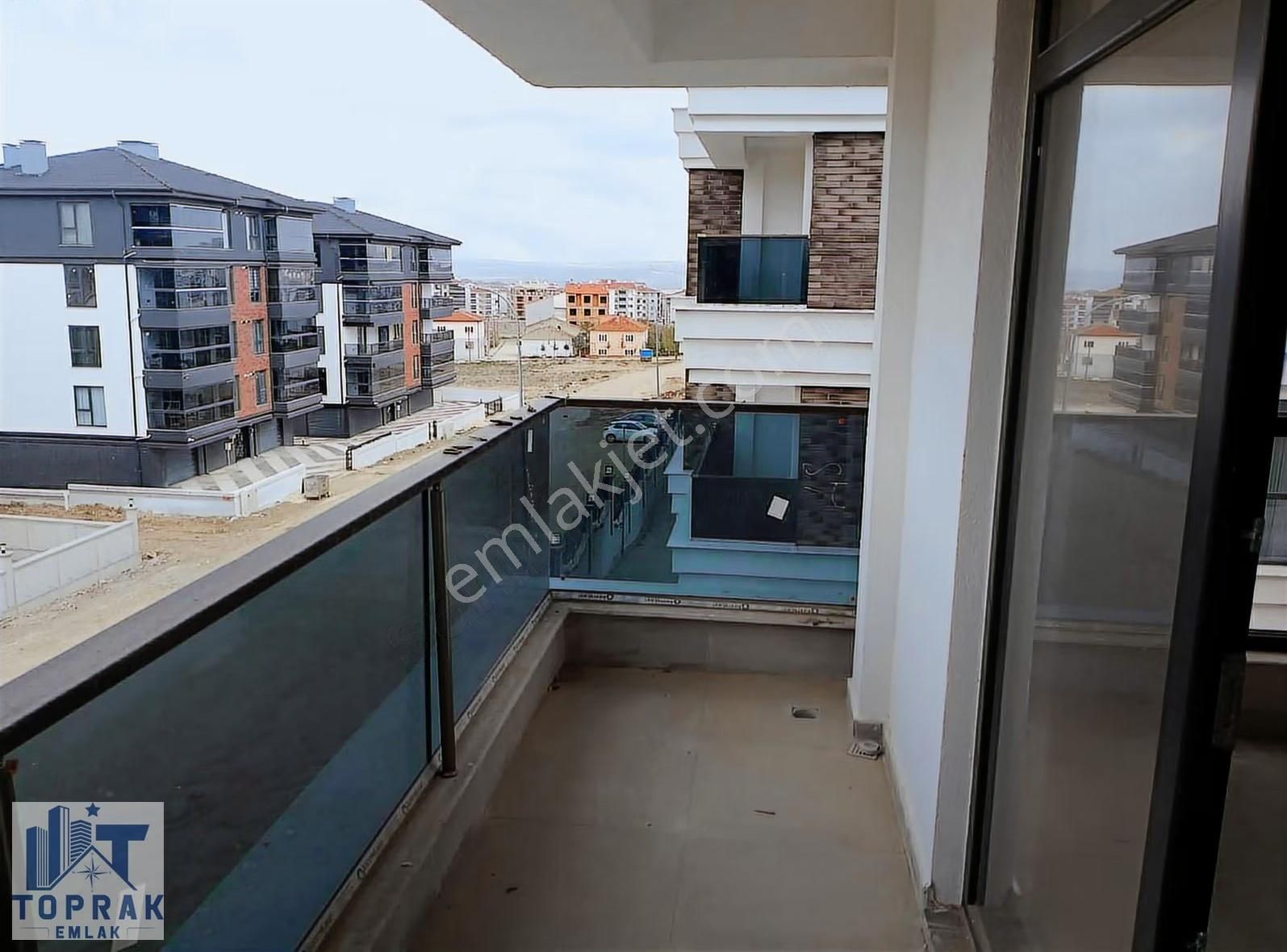 Toprak Emlak'tan Çankaya Mahallesinde Sıfır Kiralık 3+1 Daire. - Görsel 15