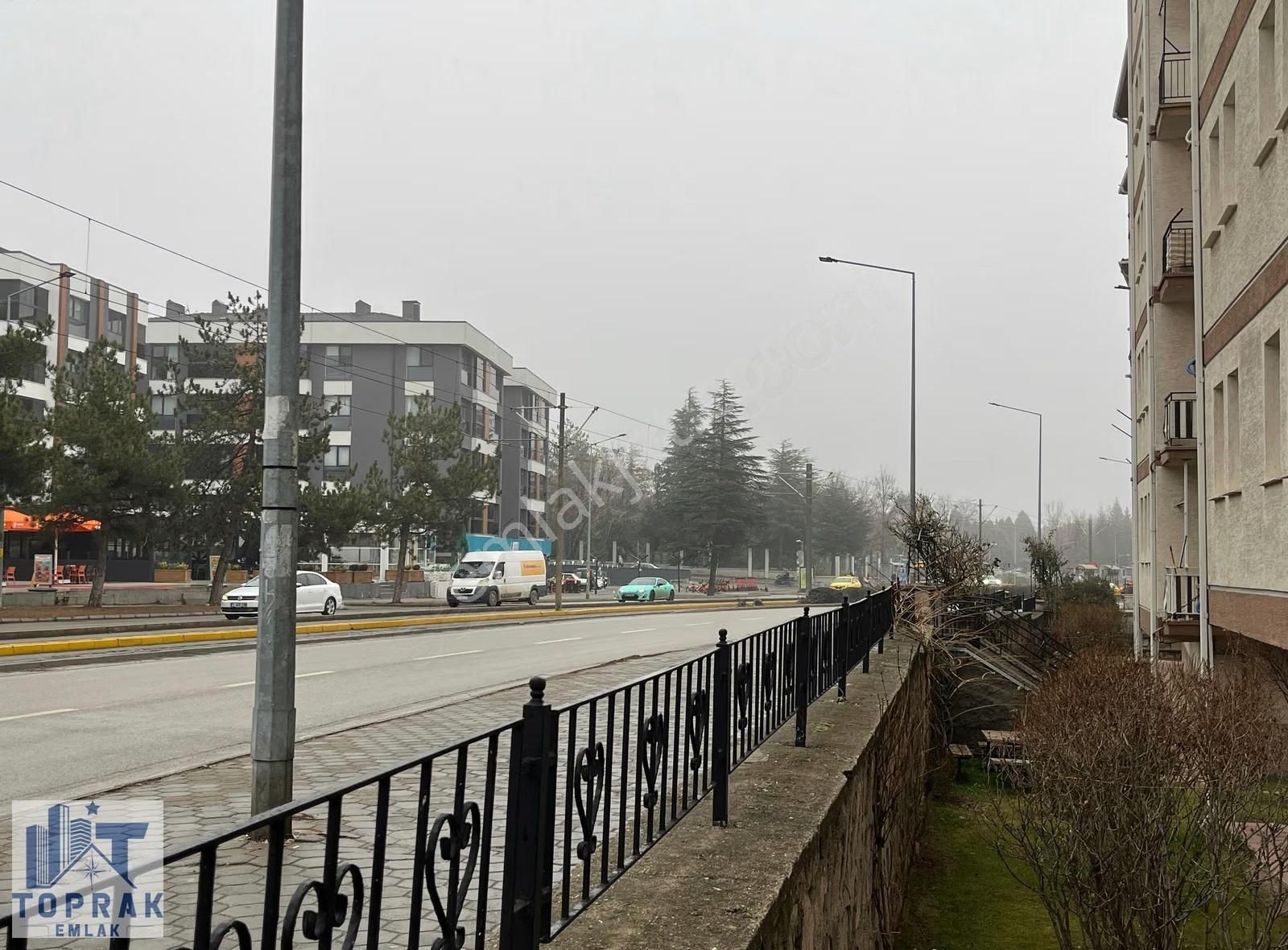 Toprak Emlak'tan Uluönder Mh Merkezi Konumda Bakımlı Kiralık 3+1 - Görsel 25