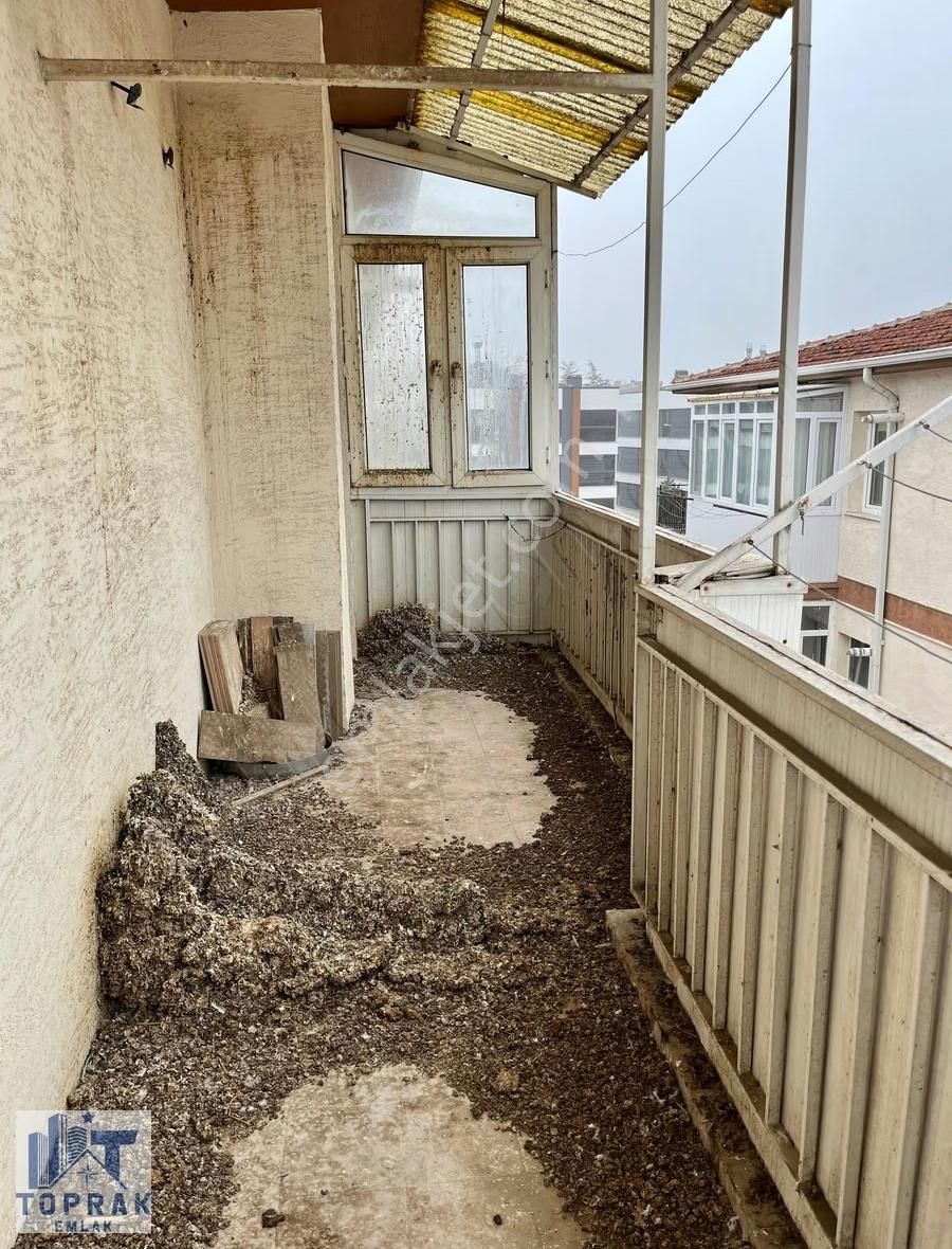 Toprak Emlak'tan Uluönder Mh Merkezi Konumda Bakımlı Kiralık 3+1 - Görsel 4