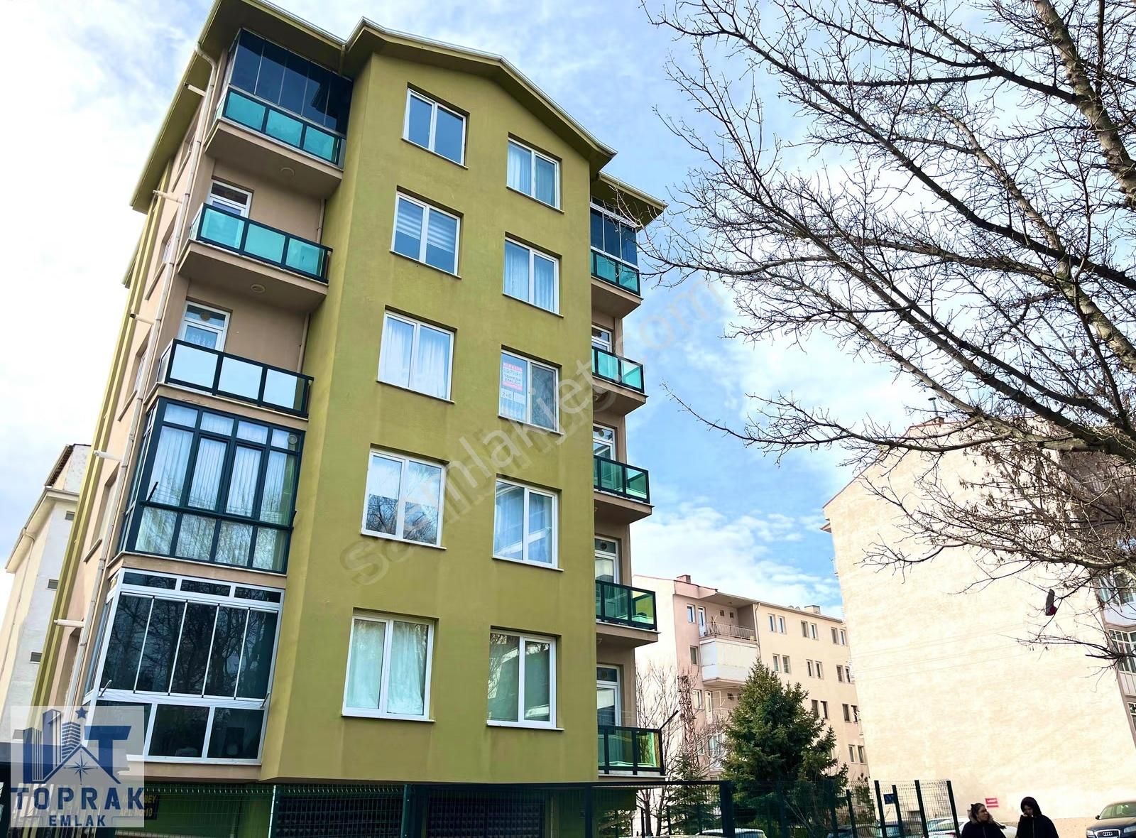 Toprak Emlak'tan Yunus Emre Hastanesine 350m Eşyalı Kiralık 2+0