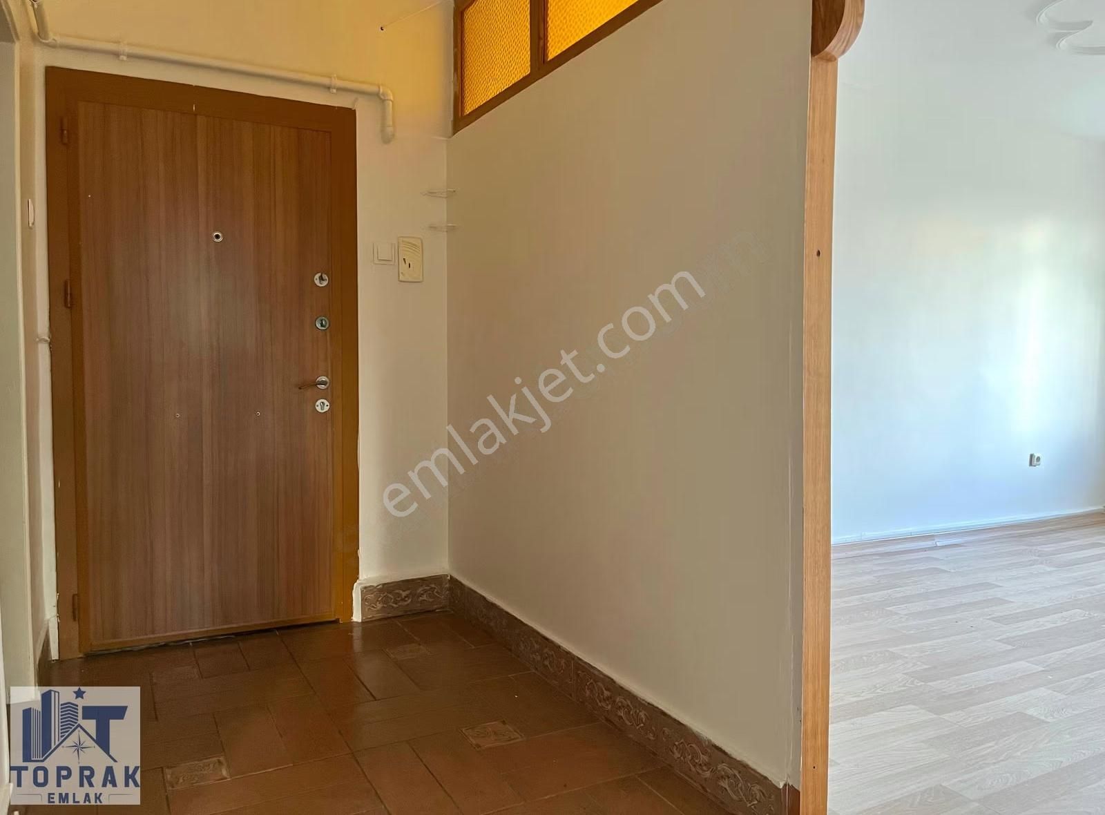 Toprak Emlak'tan Devlet Hastanesi Yakını/ Boyalı /kiralık 2+1 - Görsel 2