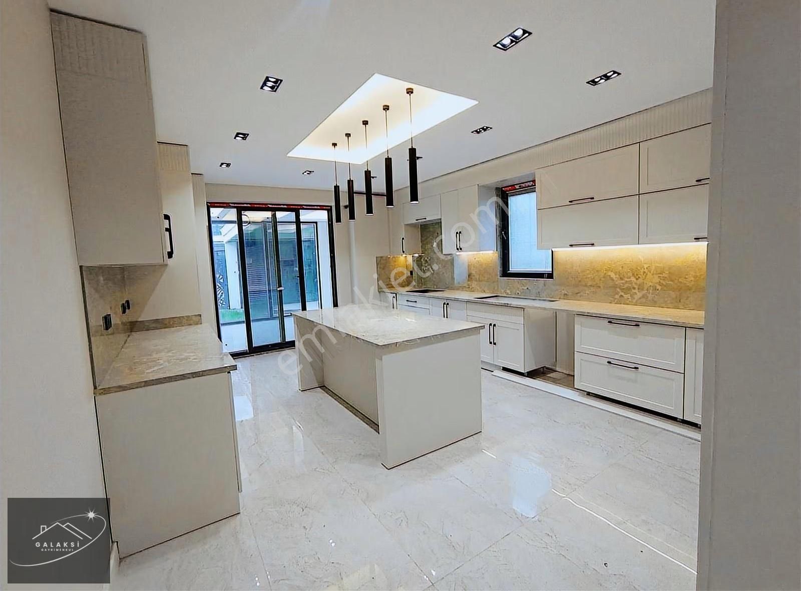 Serdivan Yazlık Ultra Lux 5+1 Tam Müstakil Villa - Görsel 4