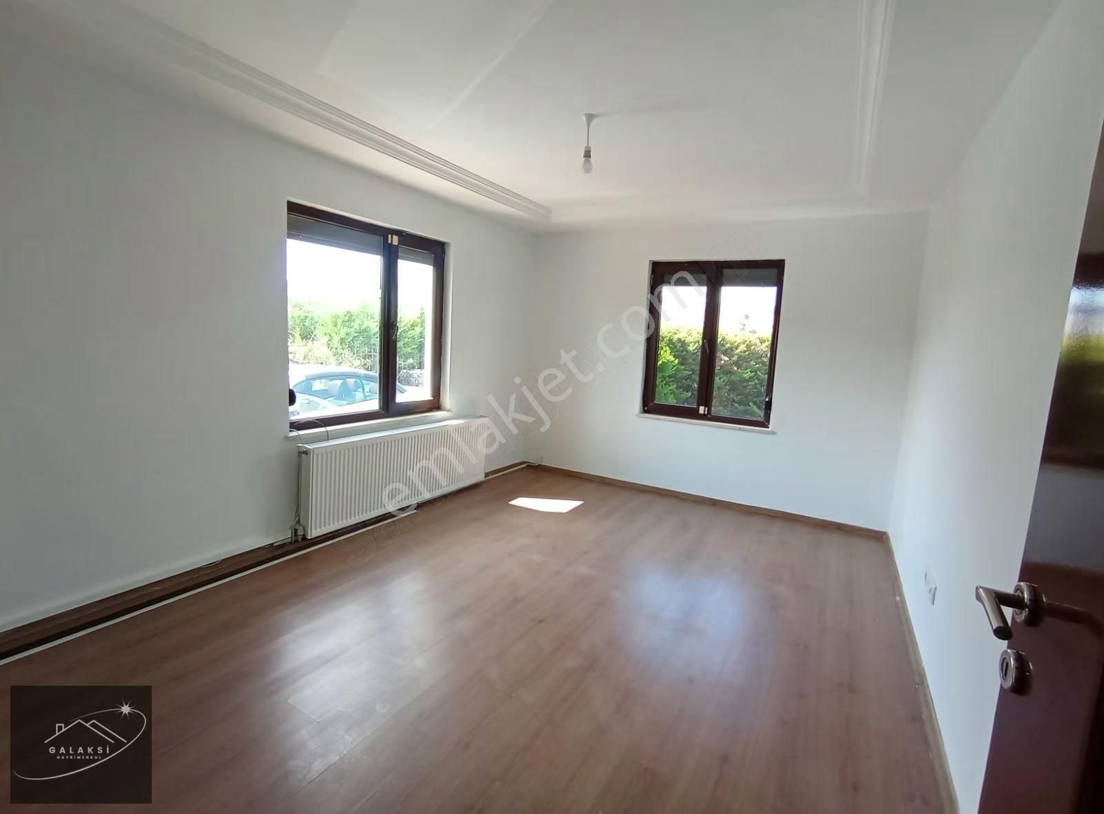 Takasa Açik Serdivan300 M2 Net Kullanım Alanlı 6+1 Satılık Villa - Görsel 16