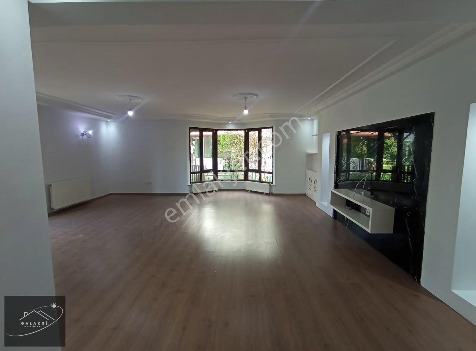 Takasa Açik Serdivan300 M2 Net Kullanım Alanlı 6+1 Satılık Villa - Görsel 25