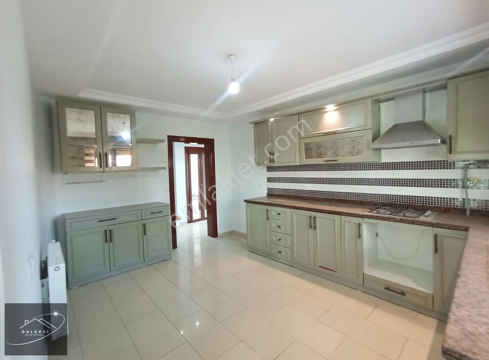 Takasa Açik Serdivan300 M2 Net Kullanım Alanlı 6+1 Satılık Villa - Görsel 6