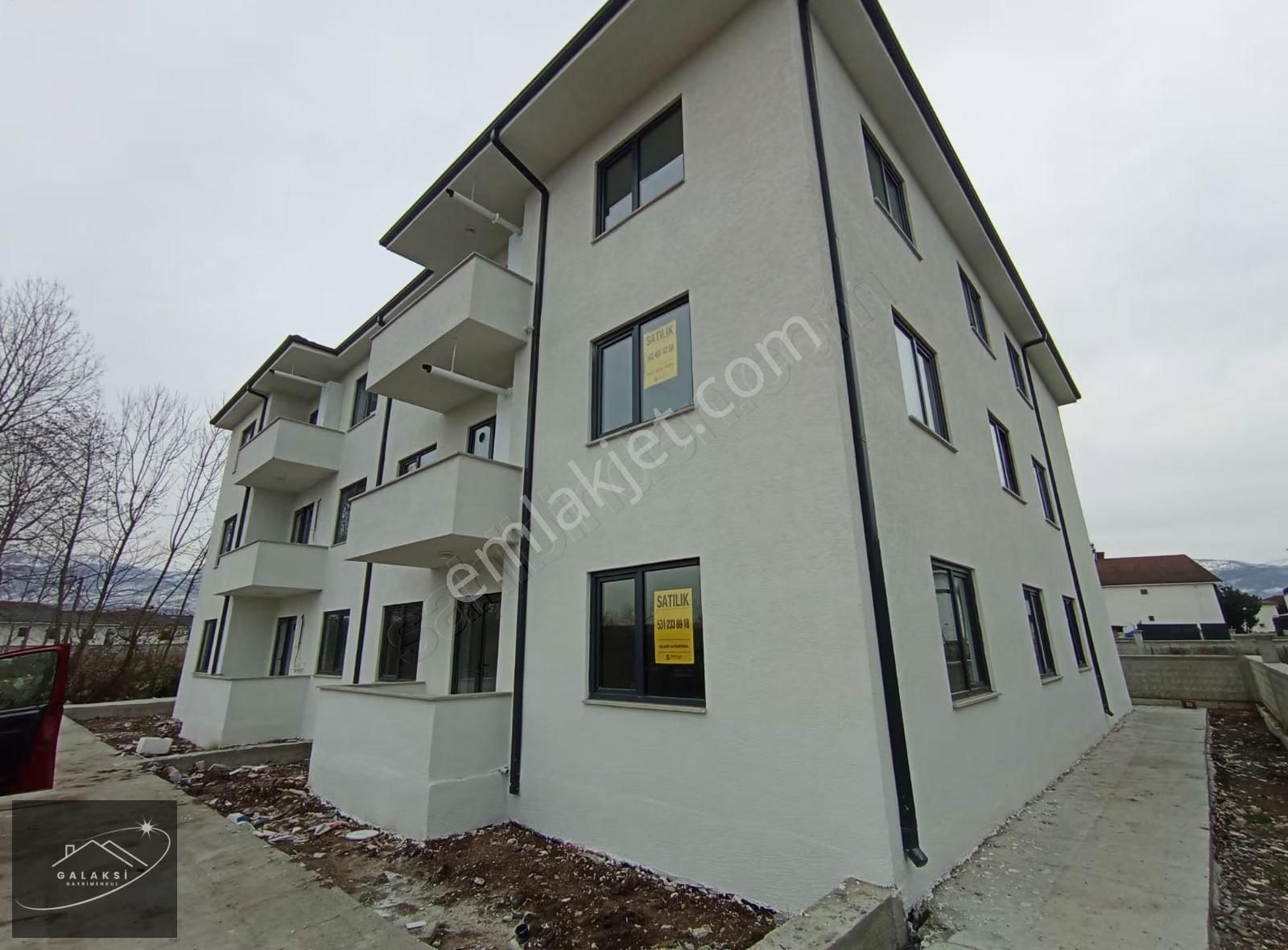 Akyazı'da Mükemmel Konumda Kullanışlı 2+1