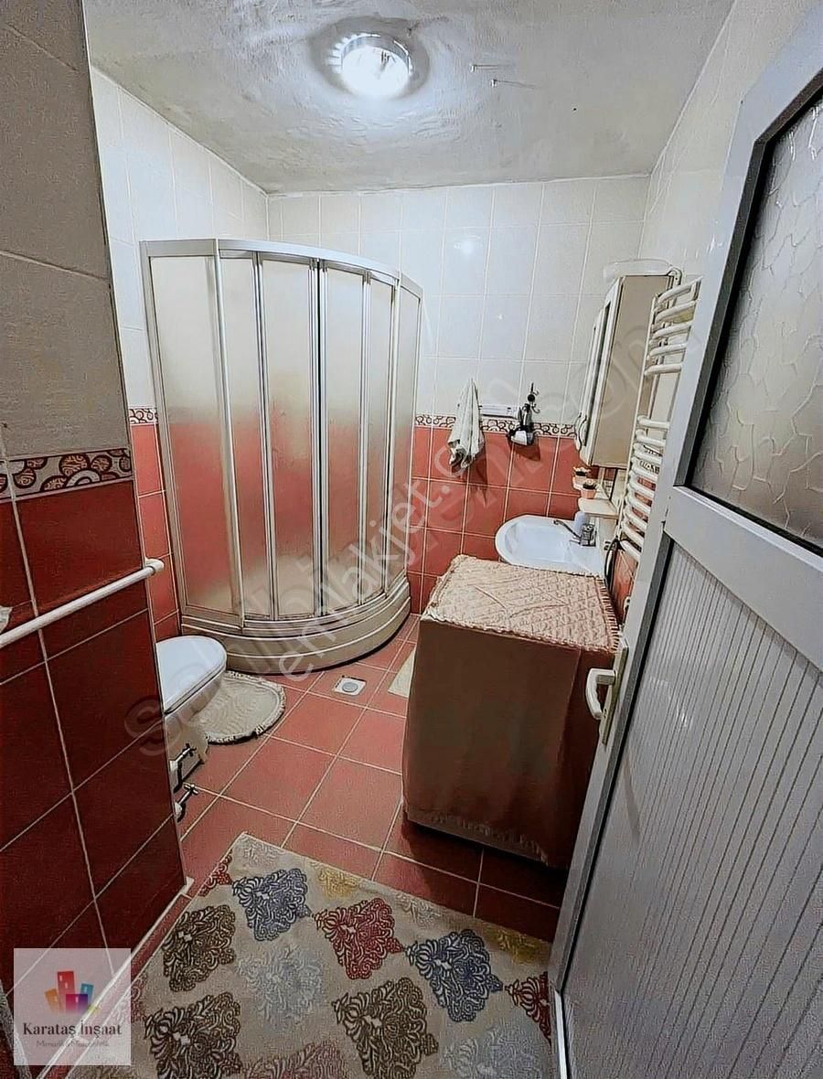 Karataş'tan 50 M² Hisseye Sahip 105 M² Yüksek Giriş Kat Daire - Görsel 3