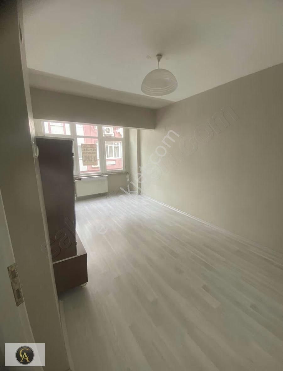 Satılık 2+1 Daire - 2.kat Cadde Üstü Merkeze Yürüme Mesafese - Görsel 2