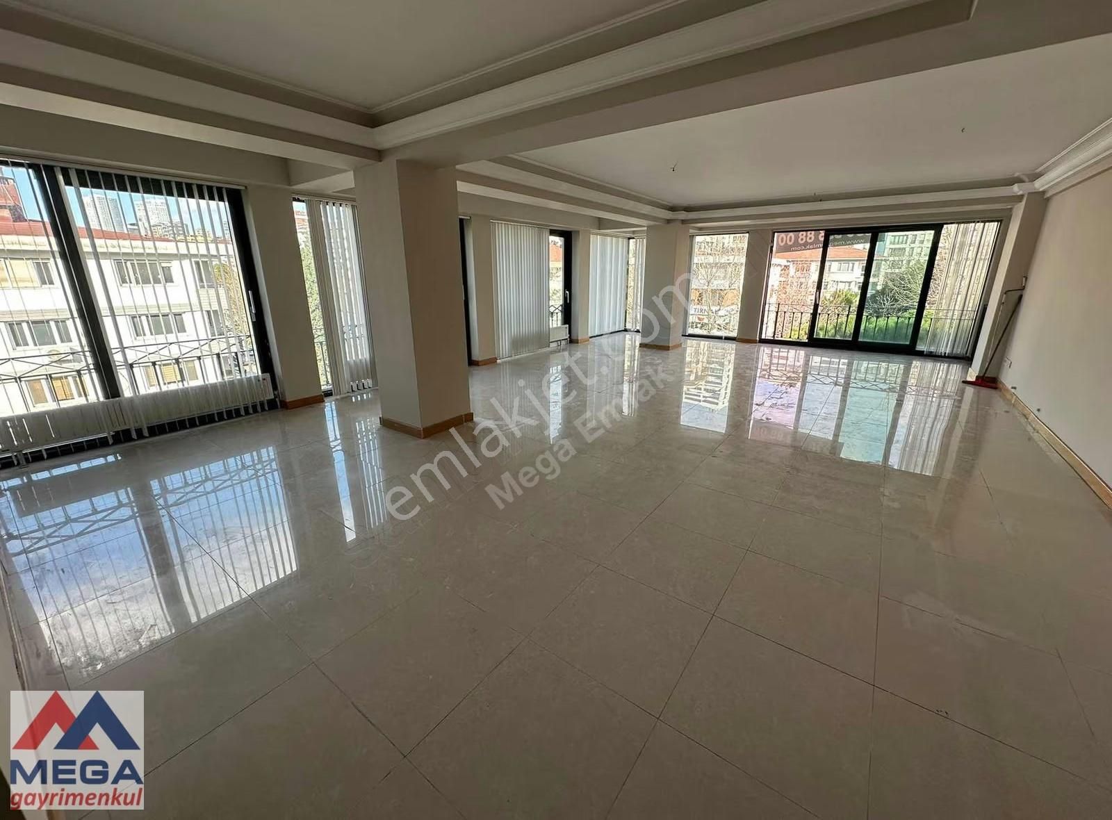 Bağdat Caddesi Üzerinde Satılık İş Yeri Dubleks Daire