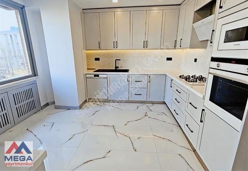 Mega'dan Caddebostanda 180 M2 4+1 Üç Banyolu Katta Tek Yeni Bina - Görsel 14