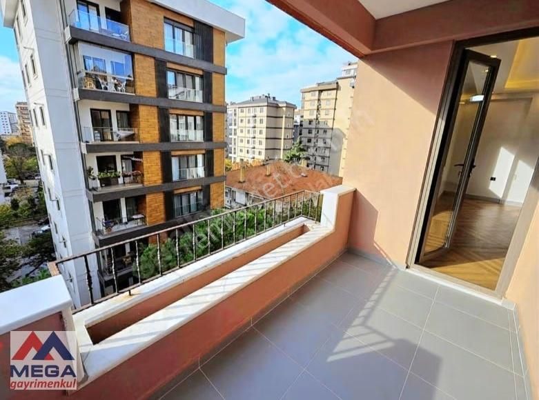 Mega'dan Caddebostanda 180 M2 4+1 Üç Banyolu Katta Tek Yeni Bina - Görsel 11