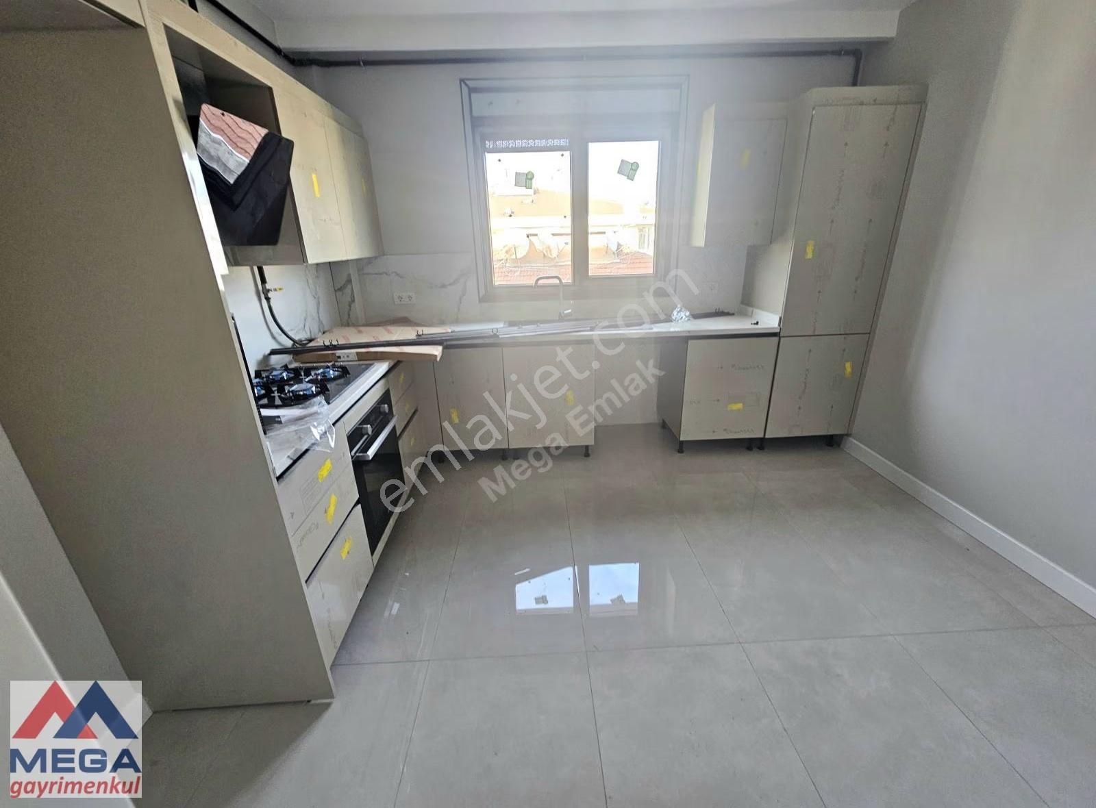 Mega'dan Feneryolunda 150 M2 3+1 Balkonlu Hamamlı Ferah Sıfır - Görsel 14