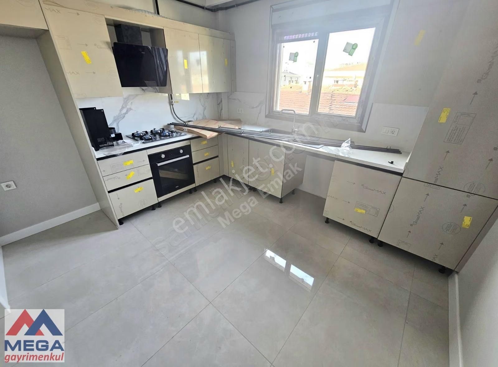 Mega'dan Feneryolunda 150 M2 3+1 Balkonlu Hamamlı Ferah Sıfır - Görsel 18