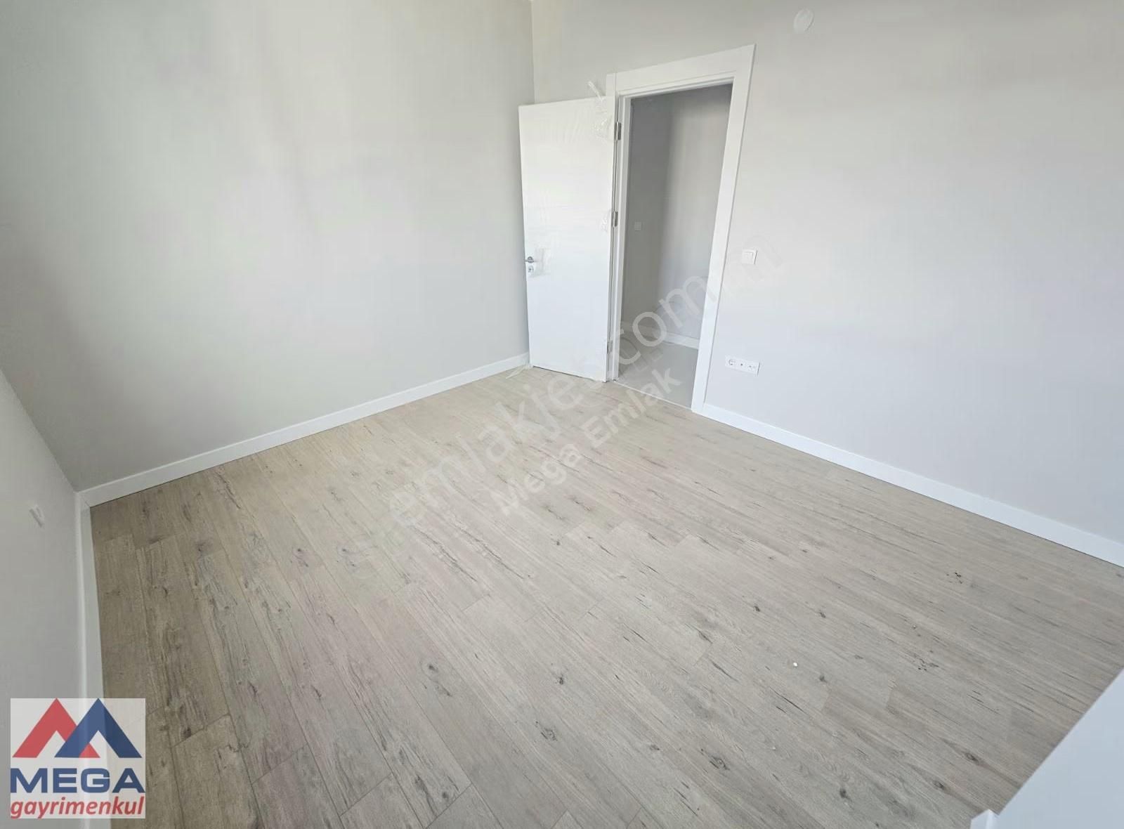 Mega'dan Feneryolunda 150 M2 3+1 Balkonlu Hamamlı Ferah Sıfır - Görsel 8
