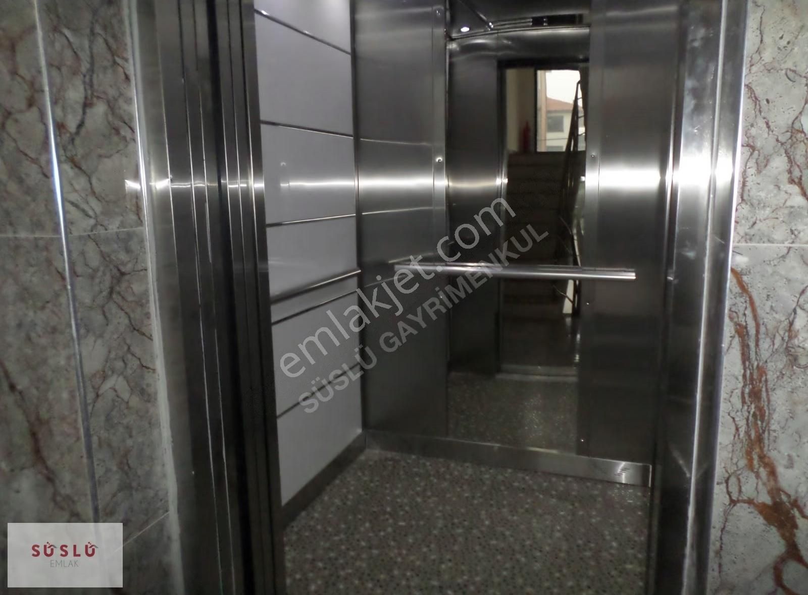 Ayvalık 150 Evler Mh Site İçinde Satılık 3+1 Lüks Daire - Görsel 4